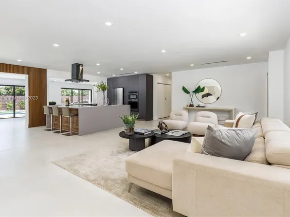 20525 NE 22nd Ave, Miami, FL 33180