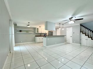 15820 SW 90th Ct, Miami, FL 33157