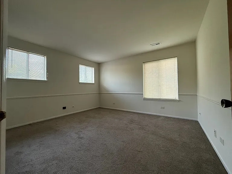 337 Springlake Ln #D — Photo 3