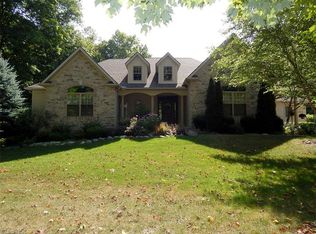 1051 Arborcrest Dr, Hinckley, OH 44233