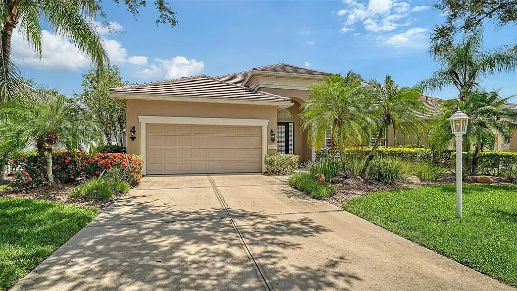 3 bed, 2.0 bath, 2032 sqft, $6,500 — Photo 3