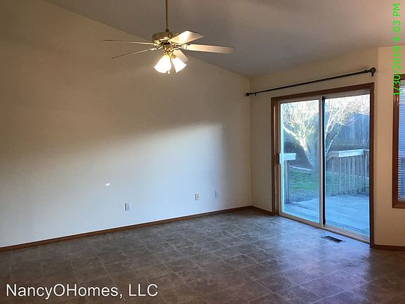 4th image of 4705 NE 48th St