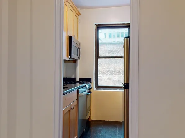 141 East 56th Street image 10 of 15