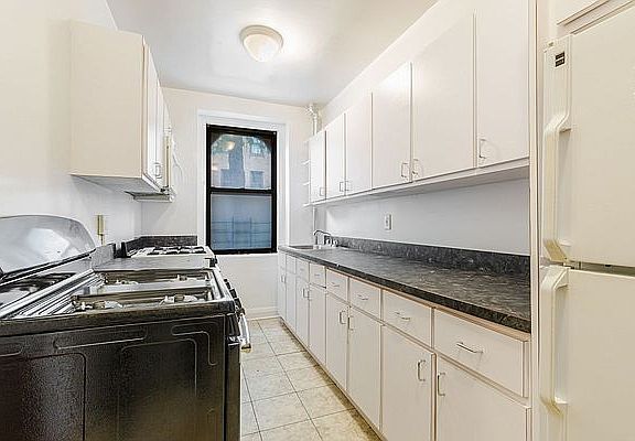 2nd image of 4309 40th St APT 5M