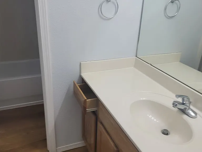 1418 Laguna Ct NE — Photo 28