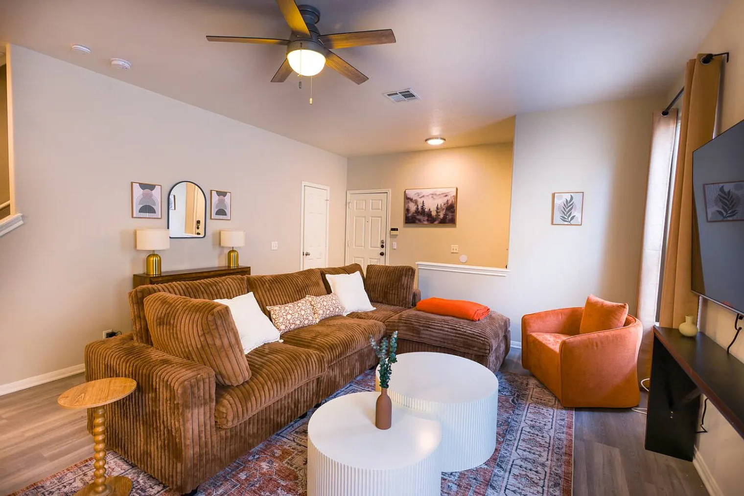4 bed, 2.0 bath, $3,623 — Photo 2