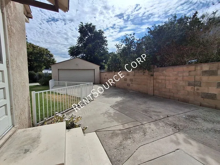 24654 Walnut St — Photo 21