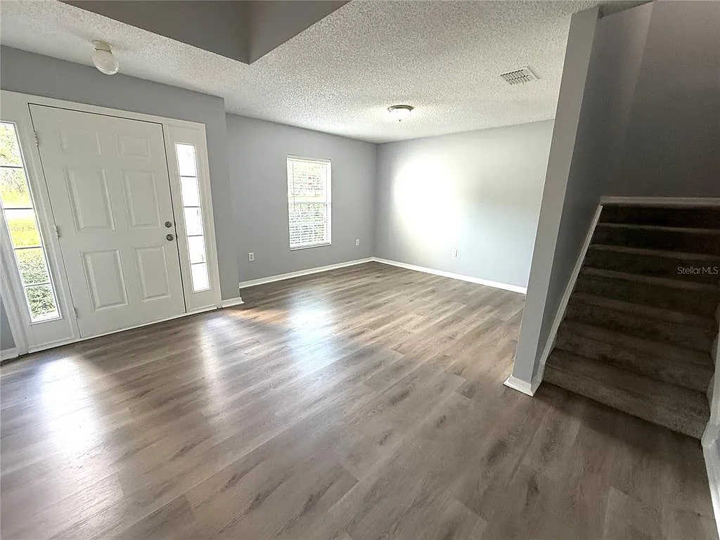 4 bed, 2.5 bath, 2968 sqft, $2,149 — Photo 3