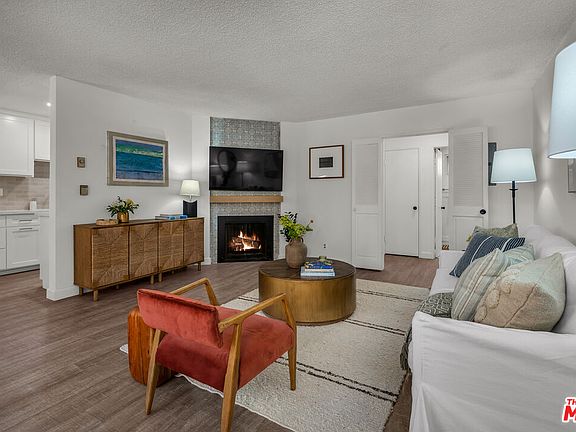 2nd image of 914 Lincoln Blvd APT 202
