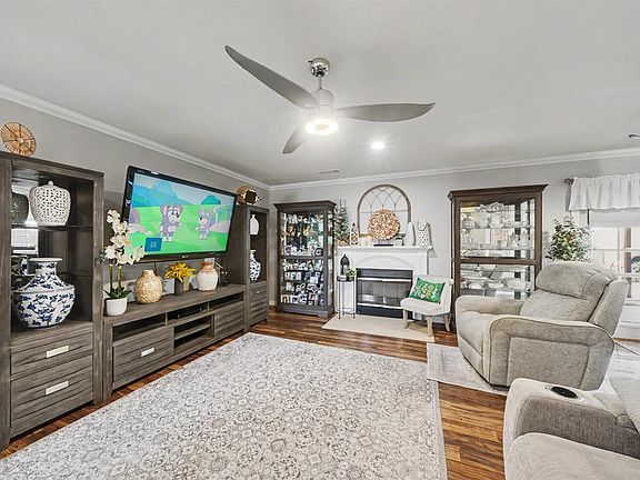 5th image of 1431 Souza St