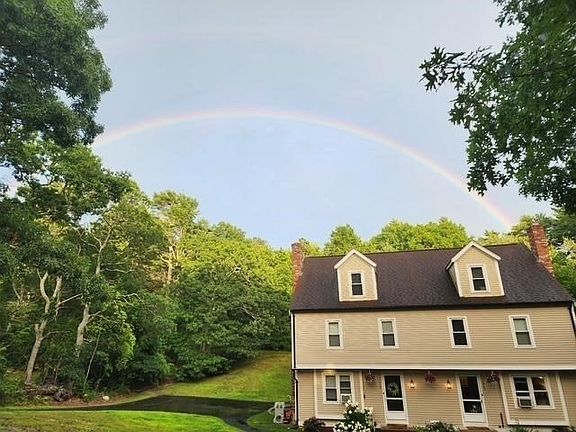 4th image of 1096 Long Pond Rd