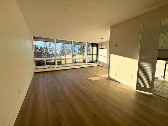 5th image of 30 McEwen Ave #1407018