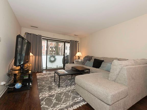4th image of 1717 N Dayton St APT 105