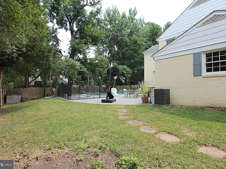 5600 Beam Ct — Photo 33