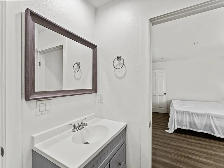 1029 S Montebello Blvd — Photo 36