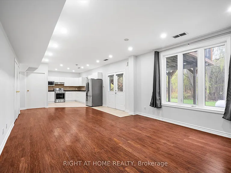 5730 Halls Rd N — Photo 4