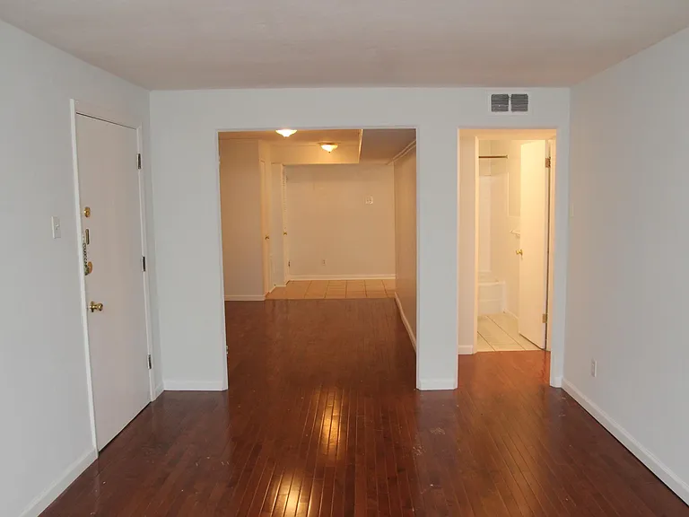7574 Buckingham Dr #7 — Photo 9