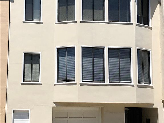 Front of building 1458 Francisco Street