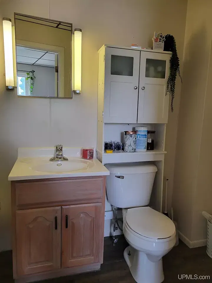 2 bed, 1000 sqft, $1,100 — Photo 4