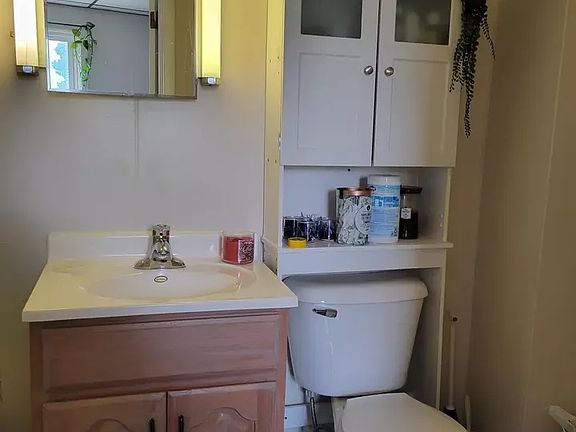 4th image of 763 Maurice St #4