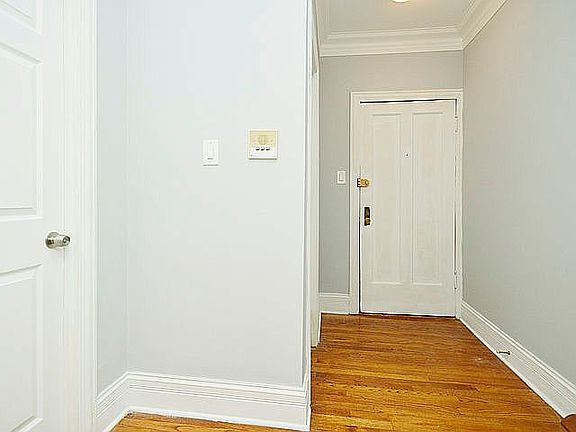 2nd image of 5241 N Hoyne Ave APT 1S