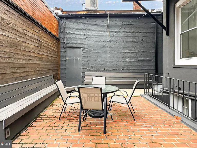738 11th St NE #3 — Photo 25