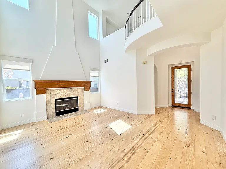 13835 Kerry Ln — Photo 4