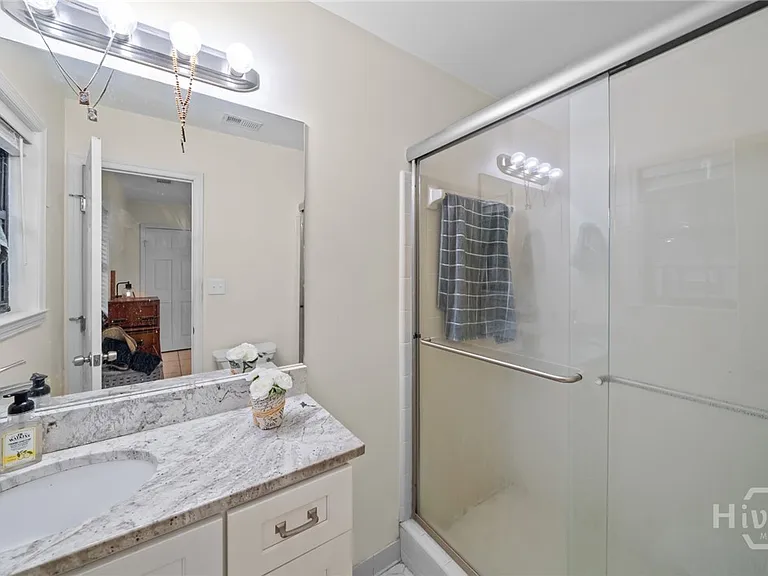 527 Red Oak Dr — Photo 40