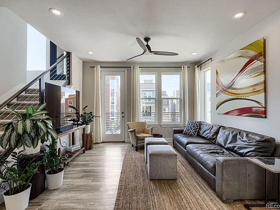 5th image of 2571 Palau Way