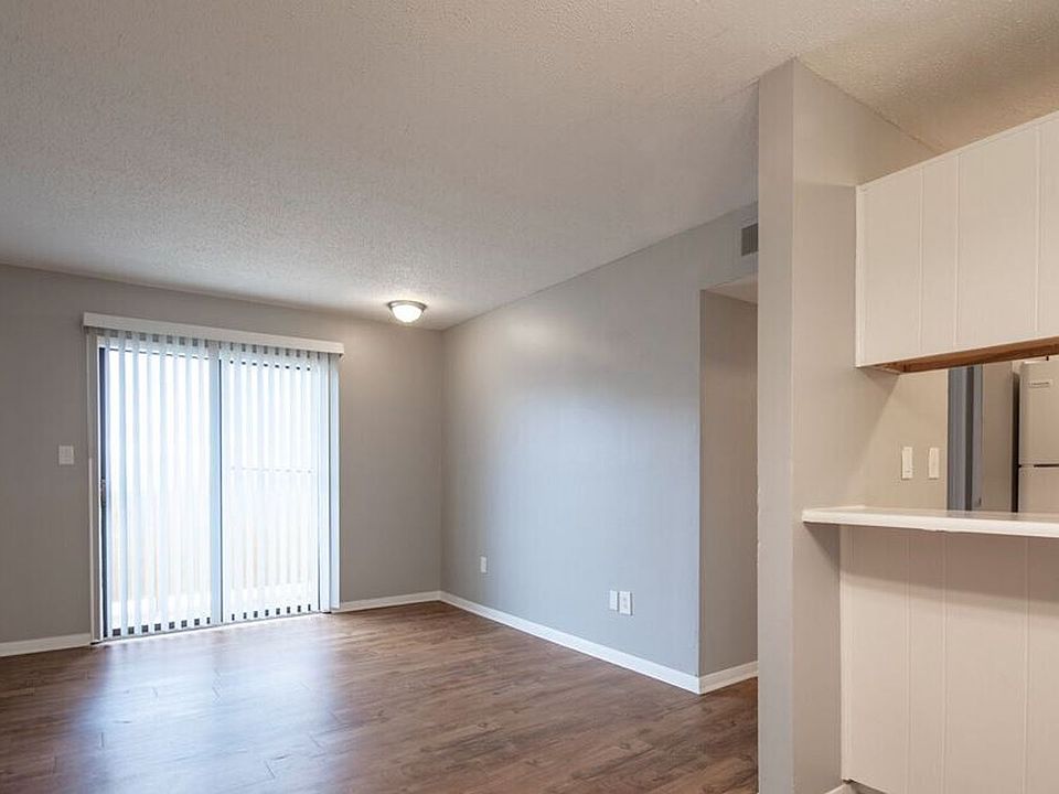 2nd image of 4033 Hunters Ridge Dr SW Unit 3