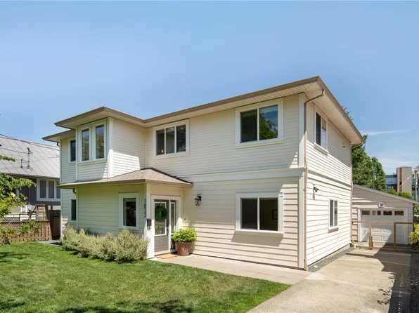 1833 Chestnut St, Victoria, BC V8R 4N6