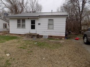 909 S 1st St, Anadarko, OK 73005