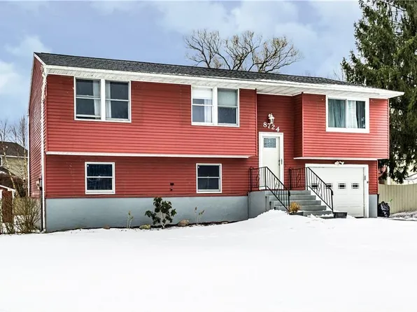 8724 Larchmont Dr, Brewerton, NY 13029