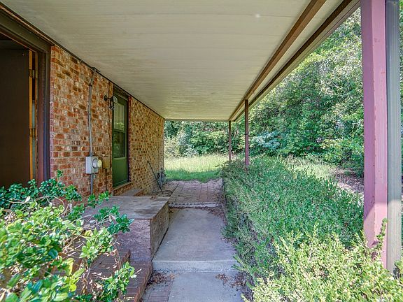 2nd image of 2409 Baywood Dr