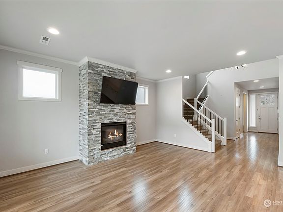 4th image of 9721 122nd Street E
