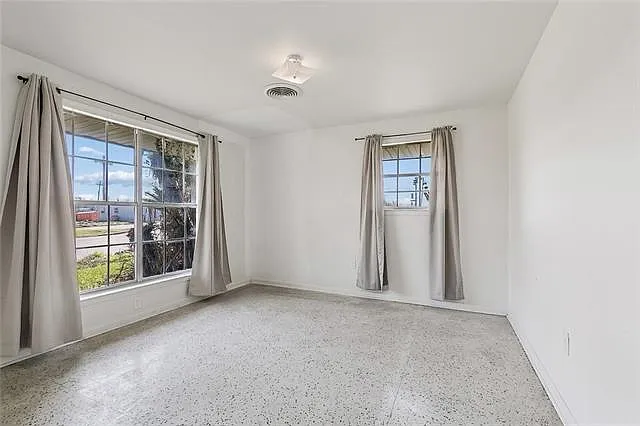 4510 Read Blvd — Photo 6