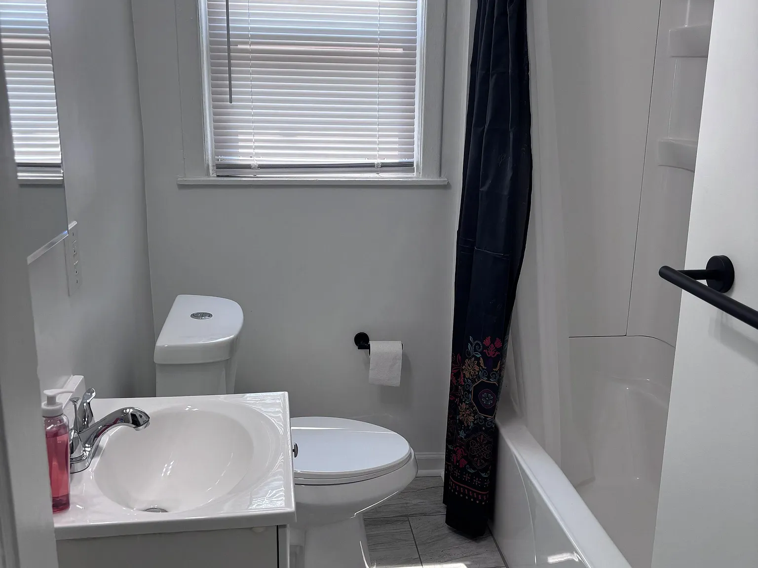 4 bed, 2.0 bath, 1400 sqft, $754 — Photo 4