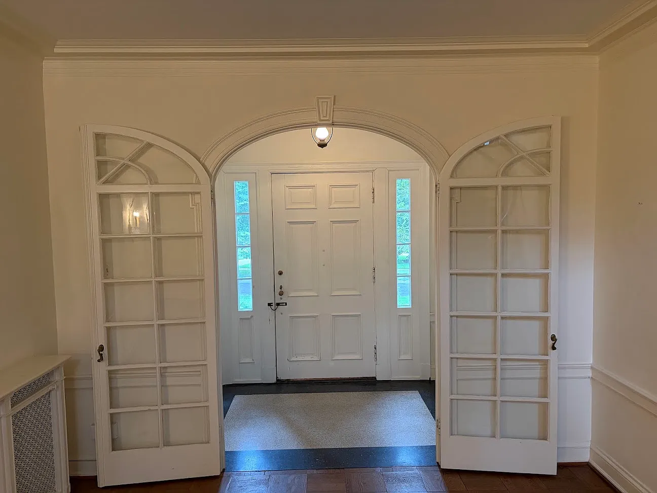 6 bed, 3.5 bath, 5119 sqft, $7,200 — Photo 3