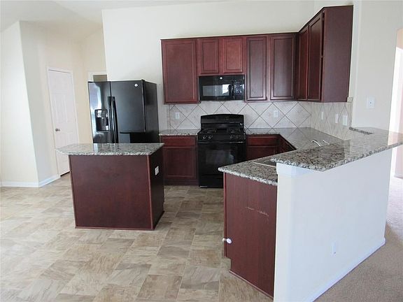 4th image of 17910 Silver Bend Dr