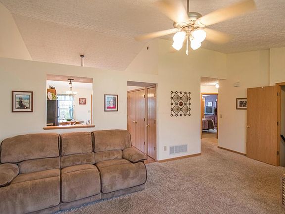 3rd image of 2292 Brookbank Dr