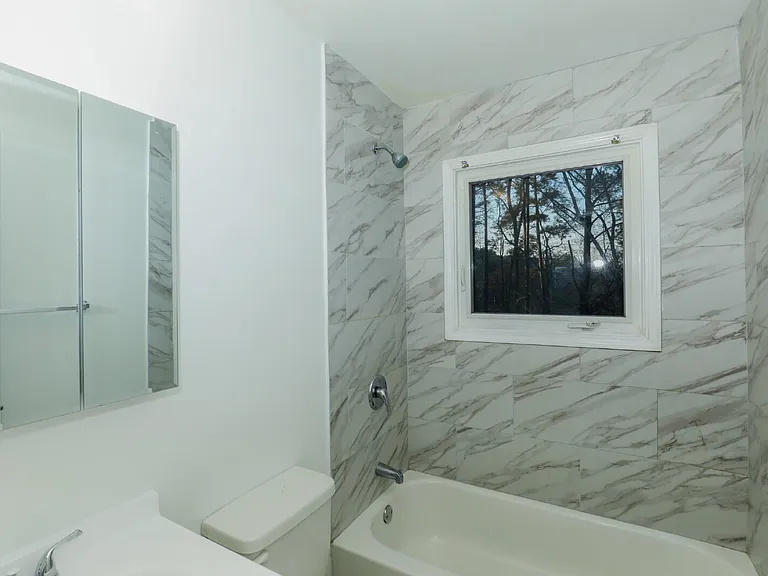 166 Anderson Ave NW #B04 — Photo 9