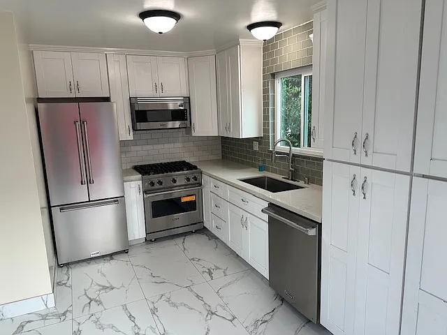 207 W Escalones #C — Photo 4