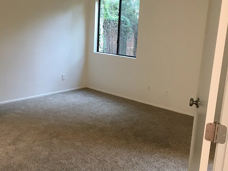 3625 N Forgeus Ave — Photo 14