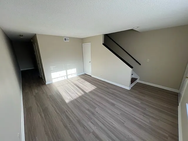 622 Castlegate Dr — Photo 8