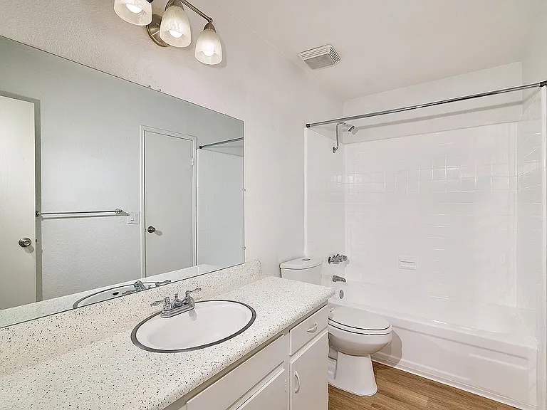 Panorama Apartments — Photo 13