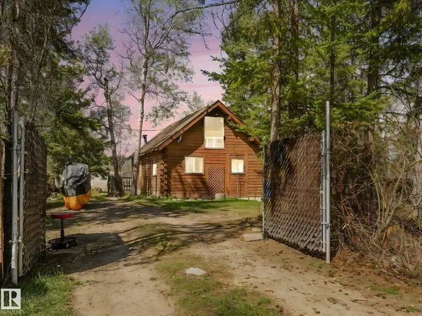 722 Blue Heron Dr, Sandy Beach, AB T0E 1V6