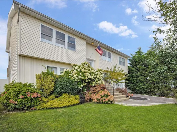 3607 Ocean Avenue, Seaford, NY 11783