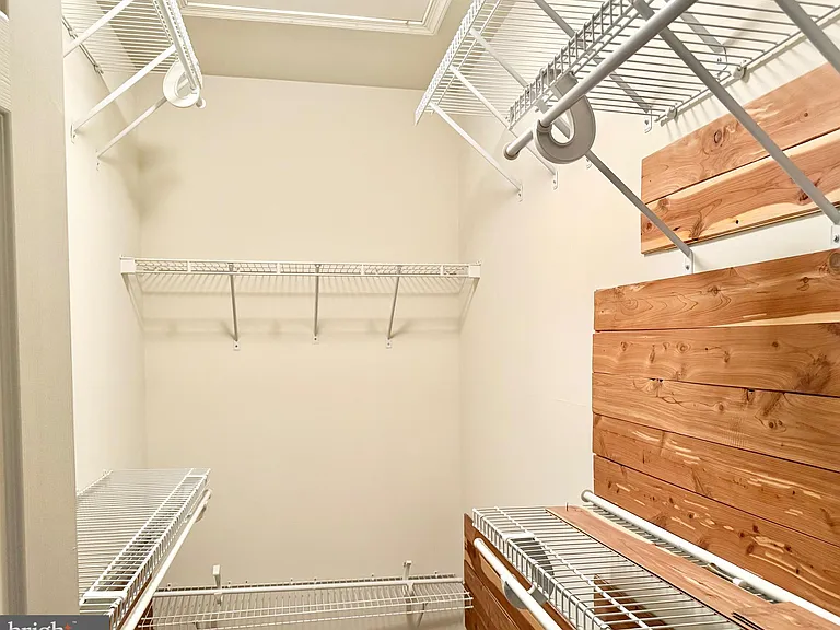 552 Winding Rose Dr — Photo 17