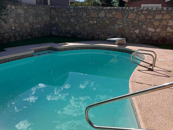 3rd image of 3124 Beachcomber Dr