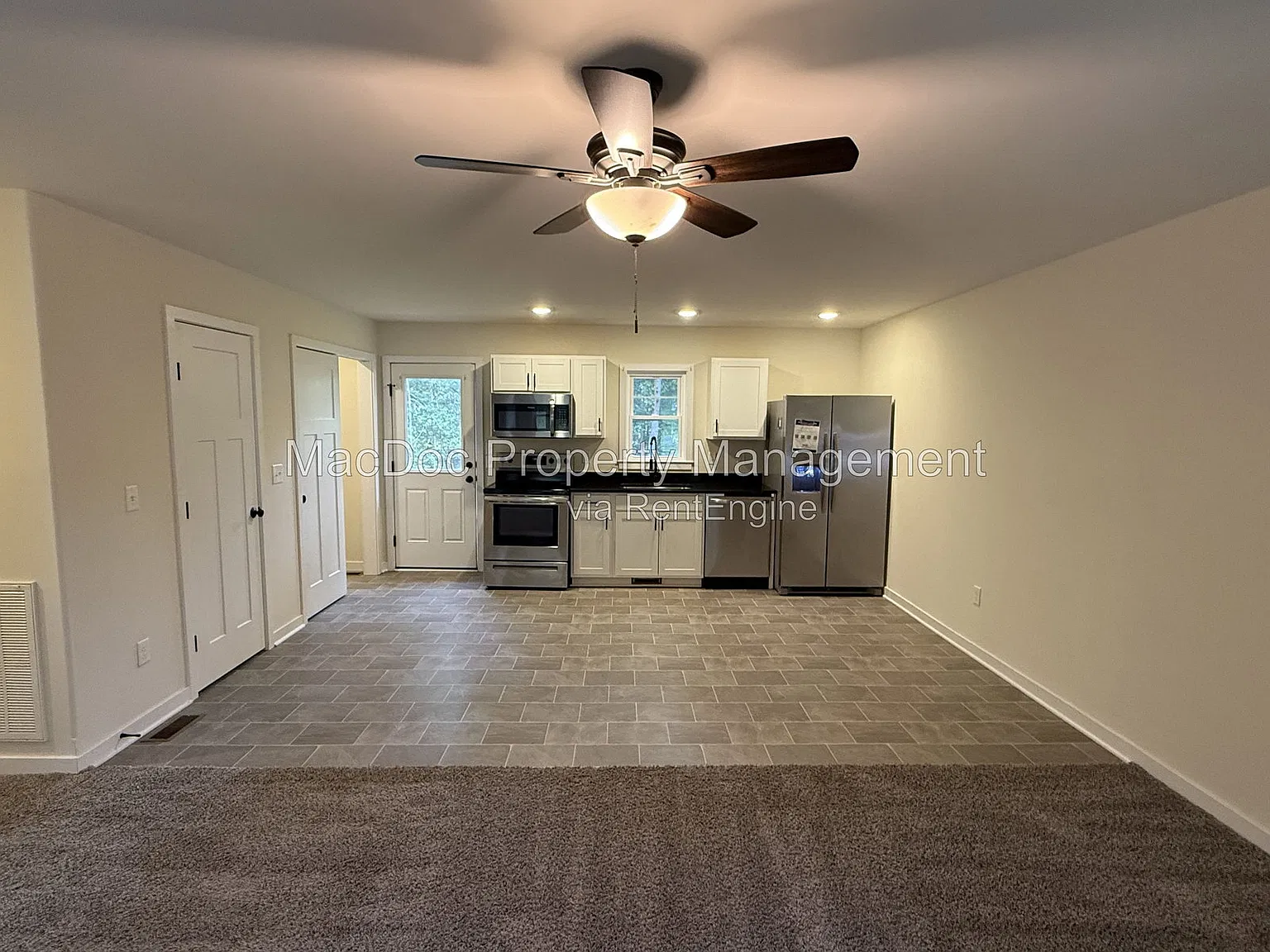 3 bed, 2.0 bath, 1135 sqft, $1,995 — Photo 2